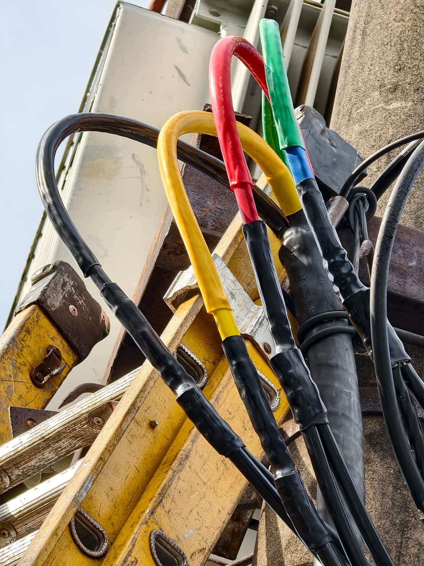 Preguntas frecuentes sobre nuestros montajes eléctricos en O Barco de Valdeorras