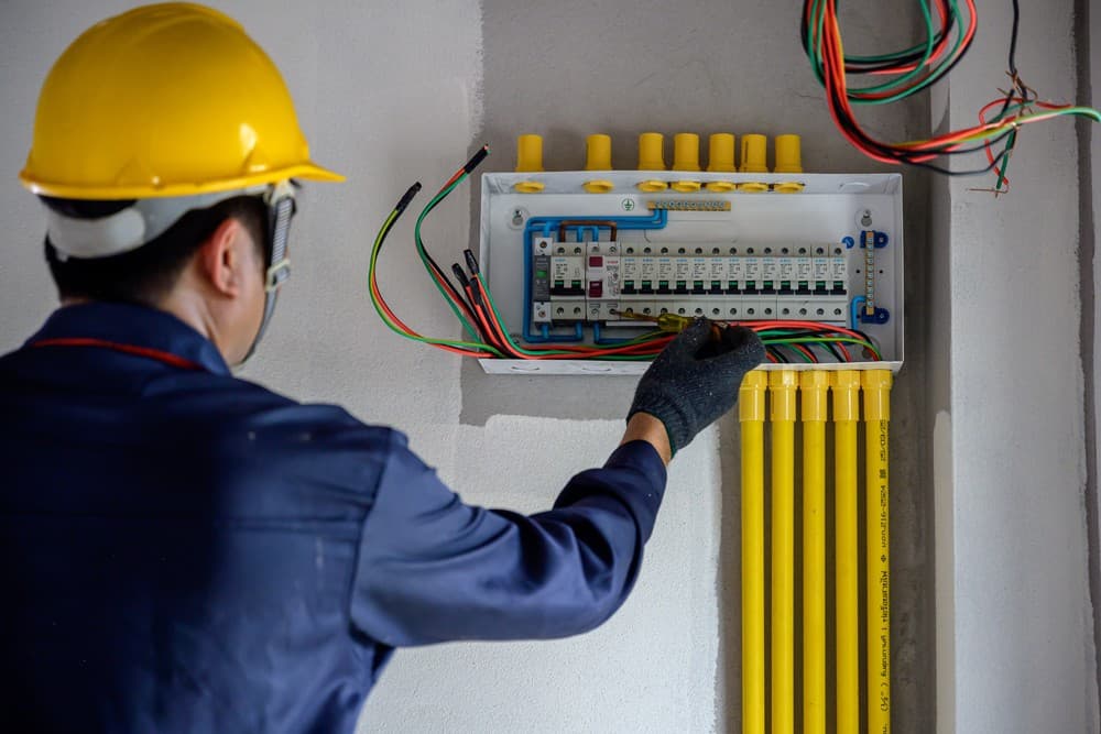 Instalaciones y montajes eléctricos profesionales
